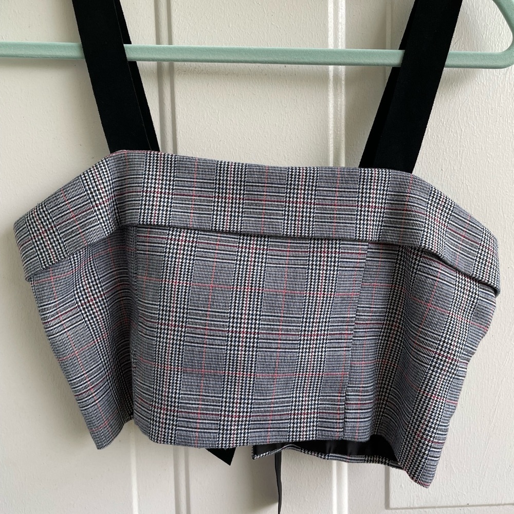 Forever21 crop top Great condition. Medium size‎